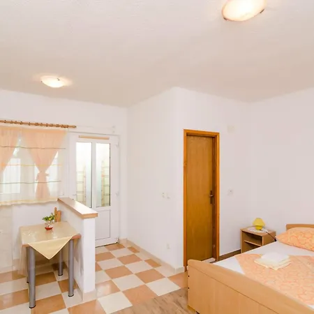 Skurla - With Terrace A1 Uti Apartman *