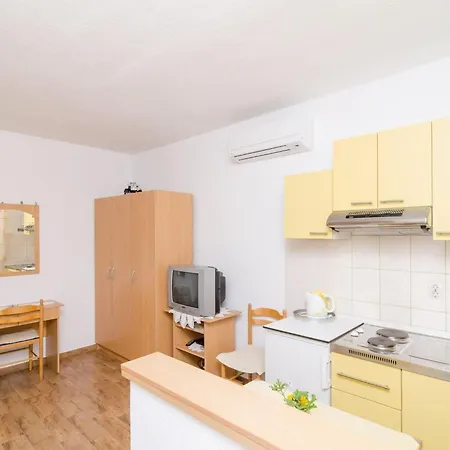 Skurla - With Terrace A1 Uti * Saplunara