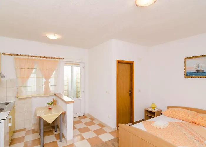 Skurla - With Terrace A1 Uti Apartmán *