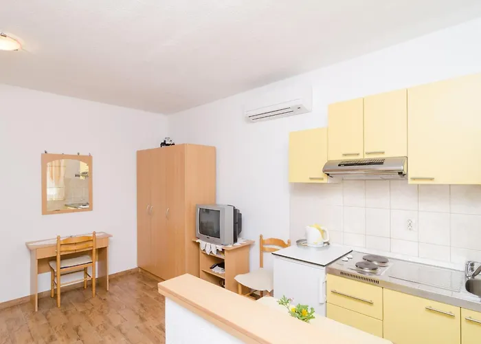 Skurla - With Terrace A1 Uti * Saplunara